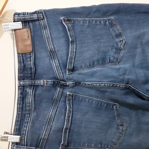 2/$20 Madewell curvy roadtripper high rise jean in size 28 - Picture 4 of 9